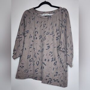 1x Zac & Rachel Sweatshirt